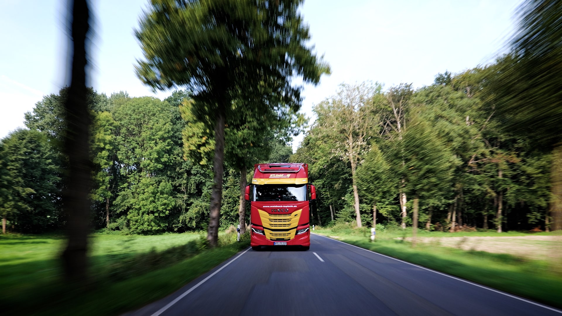 waldbach_lkw_strasse1